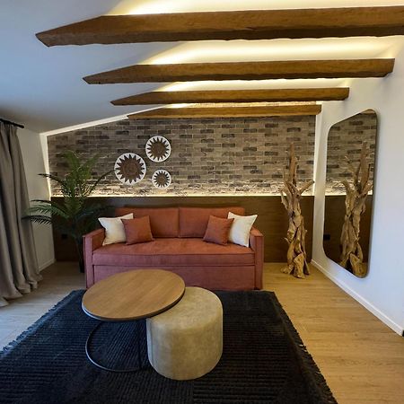 Urban Gem In The Heart Of Naoussa A Stylish Escape Apartamento Naousa  Exterior foto