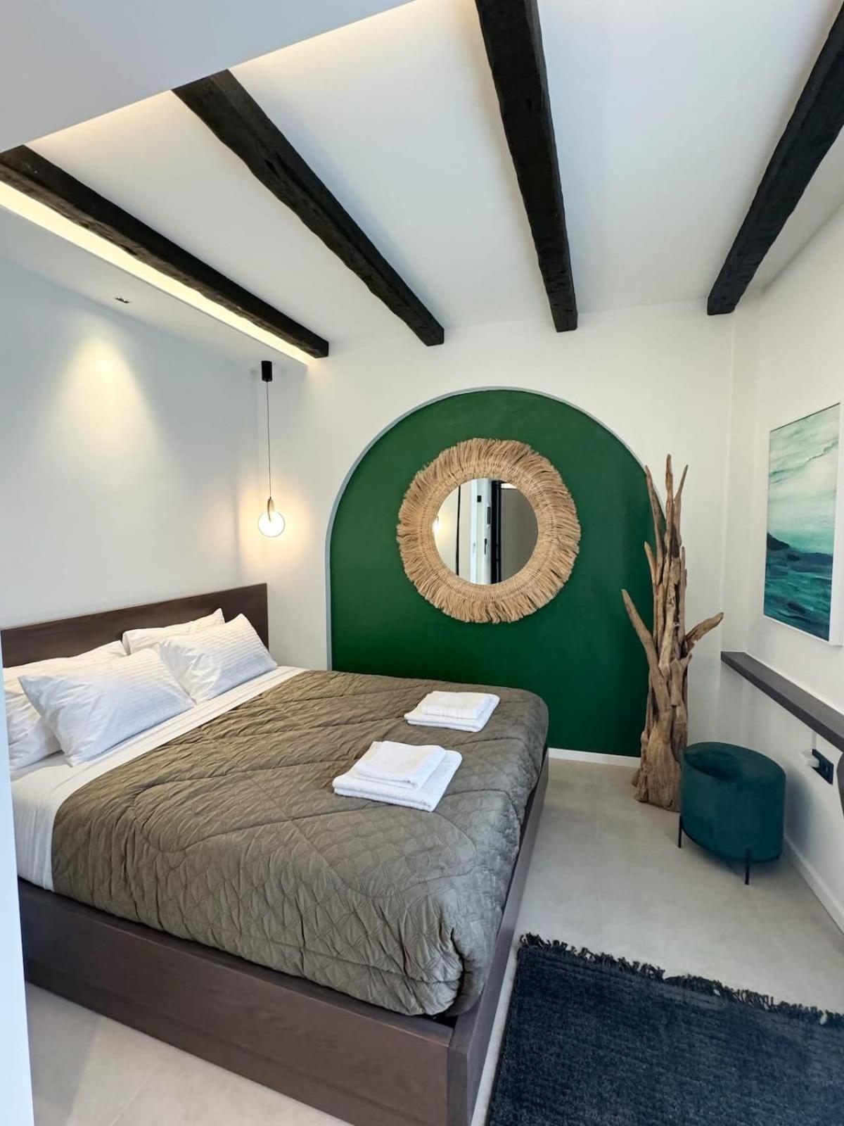 Urban Gem In The Heart Of Naoussa A Stylish Escape Apartamento Naousa  Exterior foto
