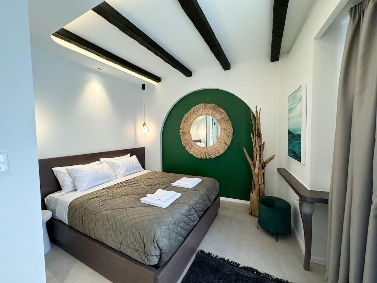 Urban Gem In The Heart Of Naoussa A Stylish Escape Apartamento Naousa  Exterior foto