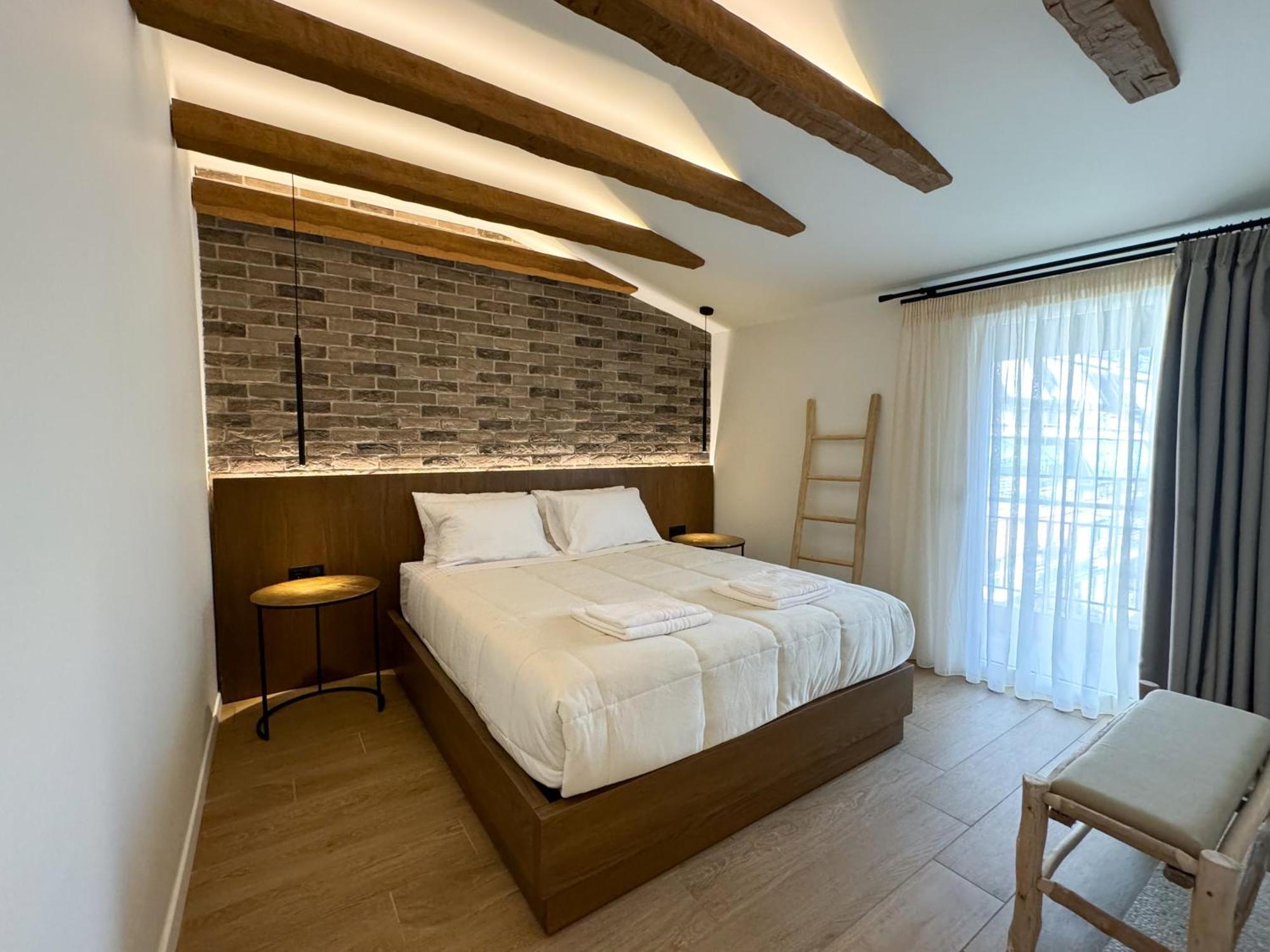 Urban Gem In The Heart Of Naoussa A Stylish Escape Apartamento Naousa  Exterior foto