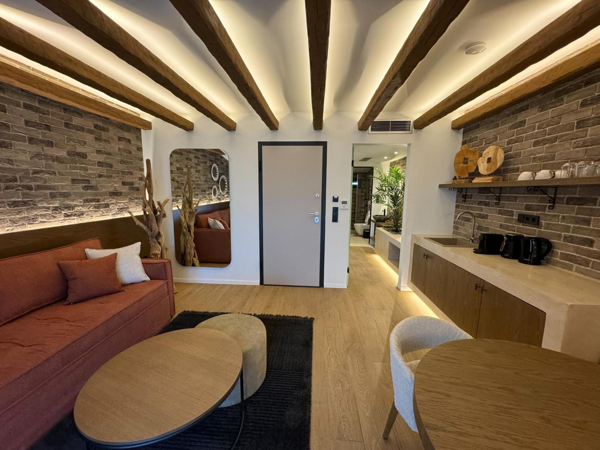 Urban Gem In The Heart Of Naoussa A Stylish Escape Apartamento Naousa  Exterior foto