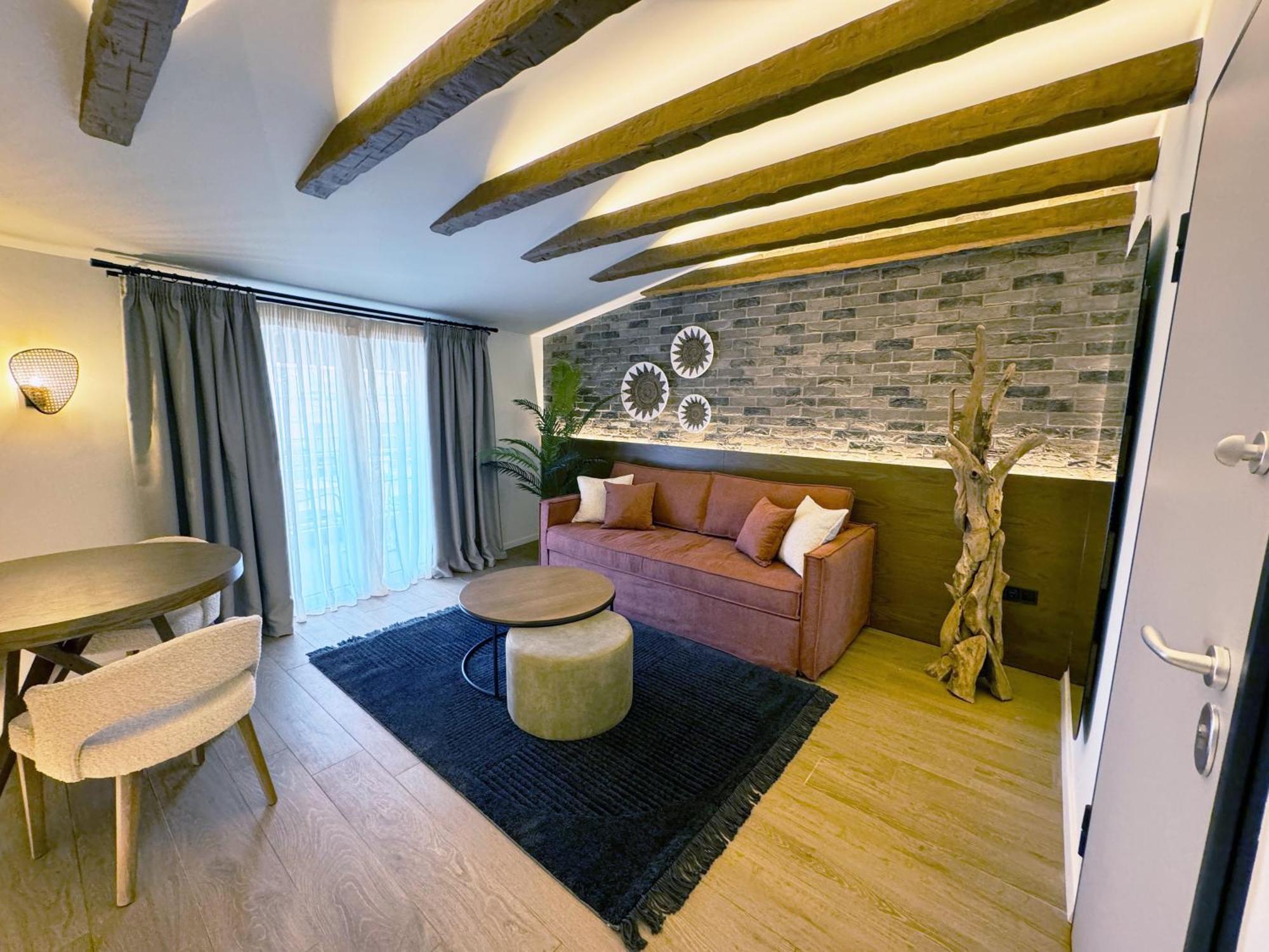 Urban Gem In The Heart Of Naoussa A Stylish Escape Apartamento Naousa  Exterior foto