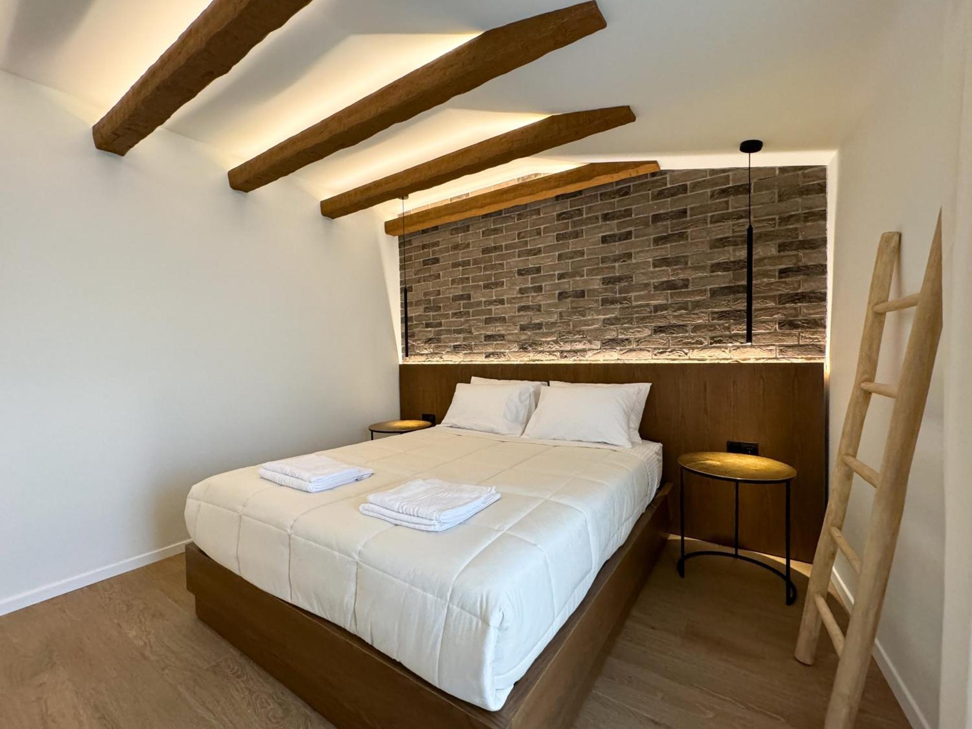 Urban Gem In The Heart Of Naoussa A Stylish Escape Apartamento Naousa  Exterior foto
