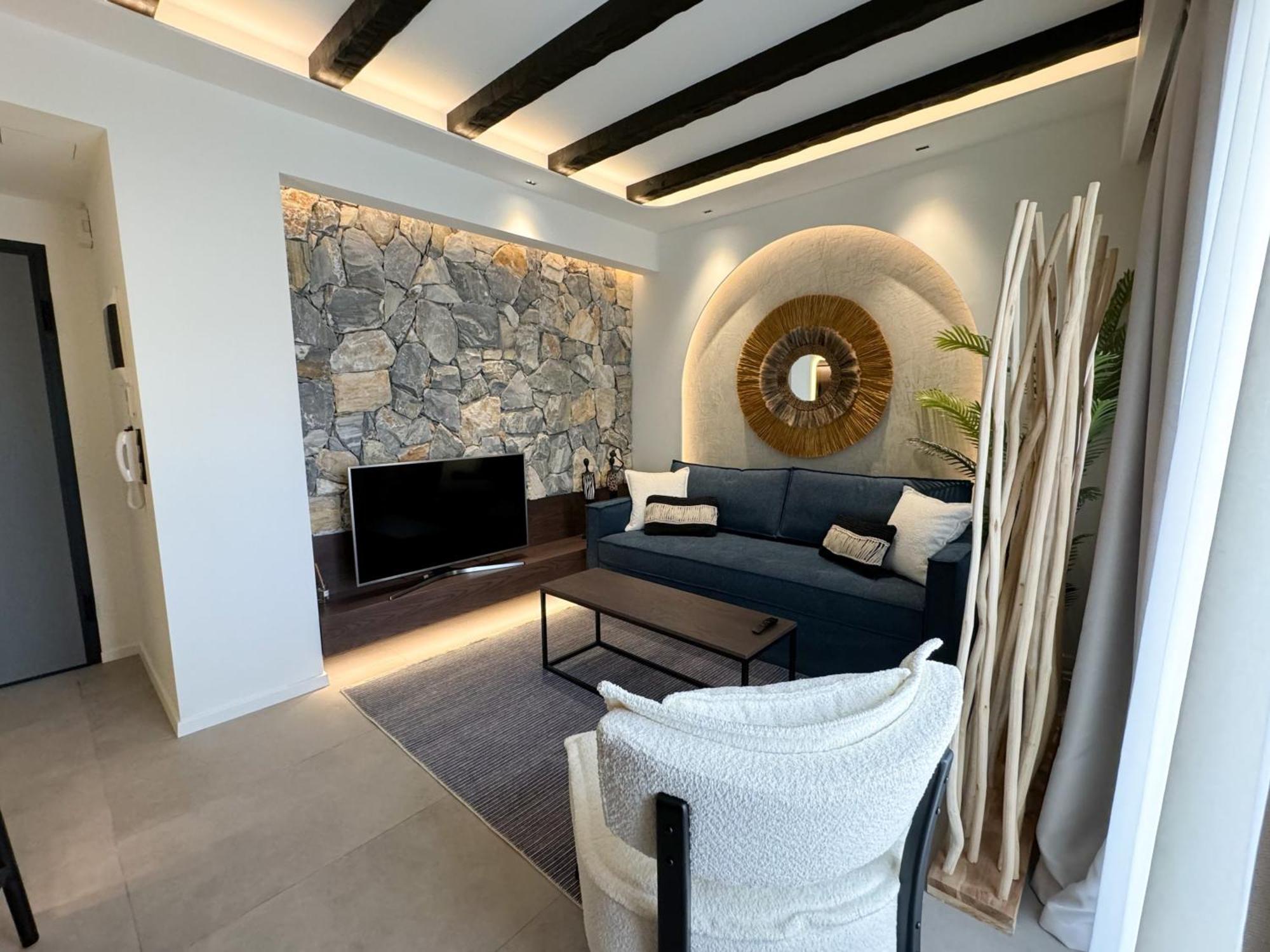 Urban Gem In The Heart Of Naoussa A Stylish Escape Apartamento Naousa  Exterior foto